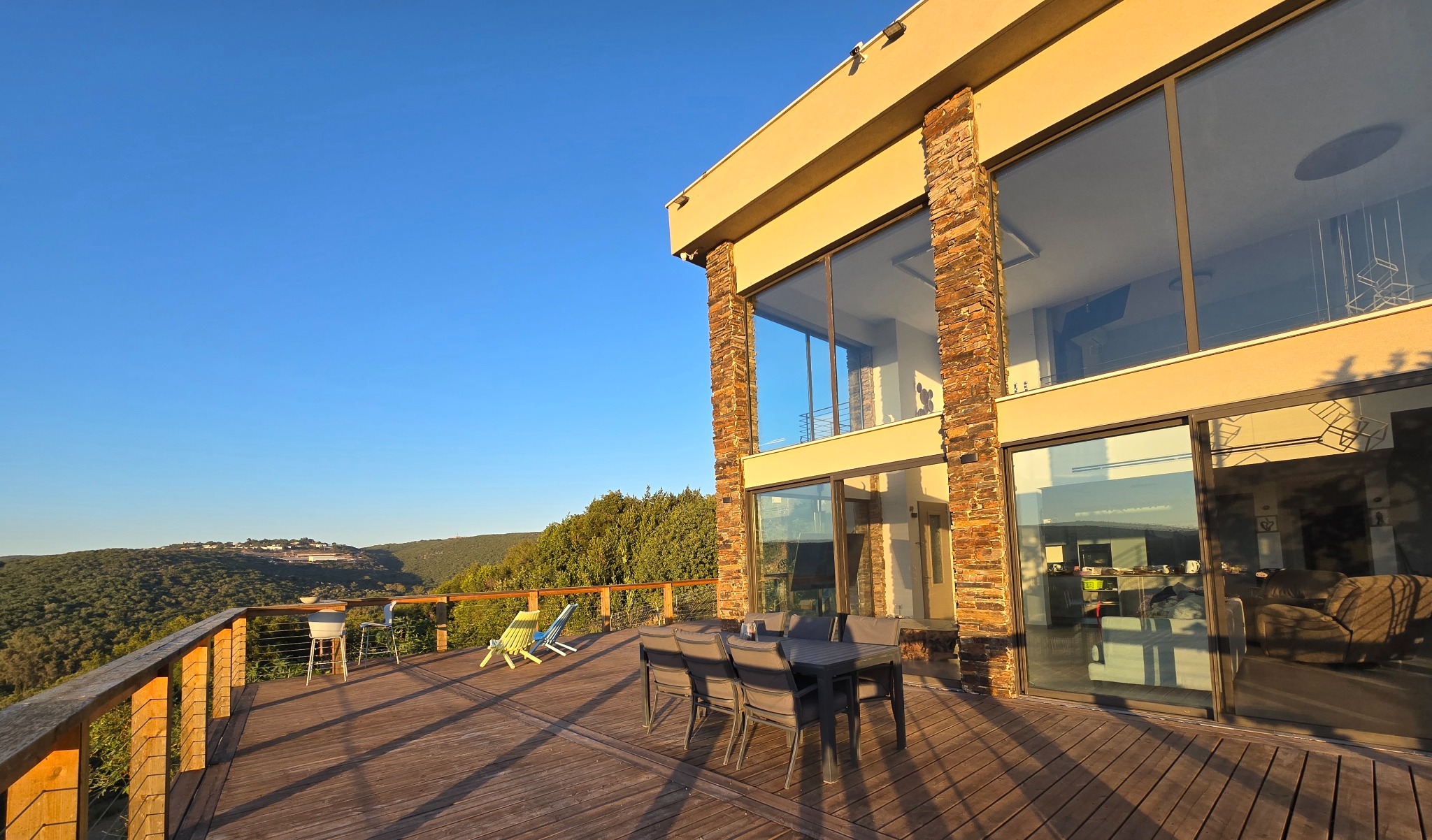 פינת ישיבה נוספת