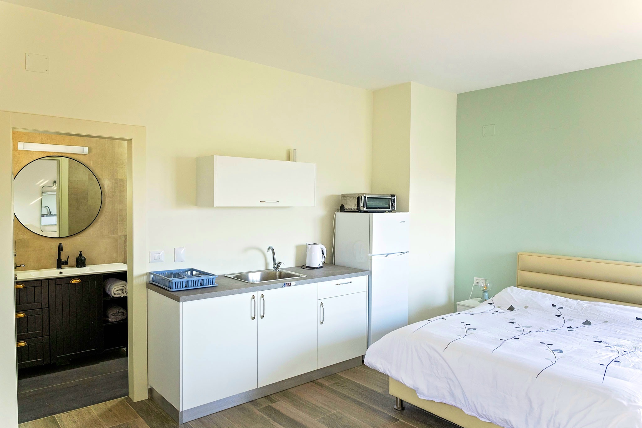 מטבחון ביחידה הימנית